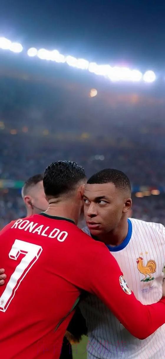 TA:姆巴佩性格与C罗不同 他没展现出任何的傲慢 TA:姆巴佩性格与C罗不同 他没展现出任何的傲慢